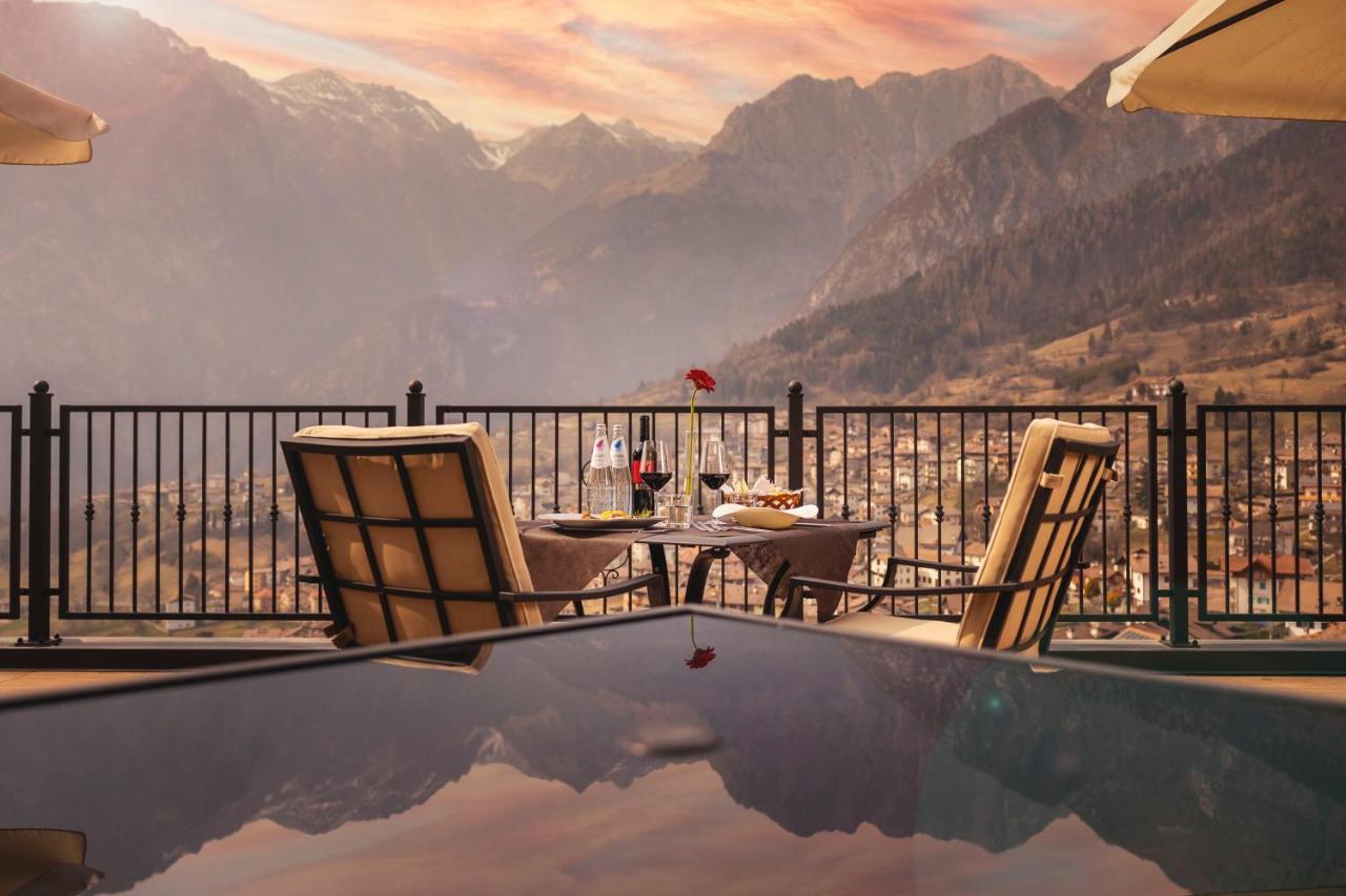 Castel Mani Hotel 3*