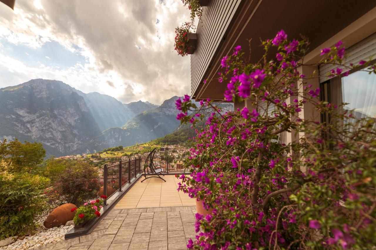 Castel Mani Hotel 3*